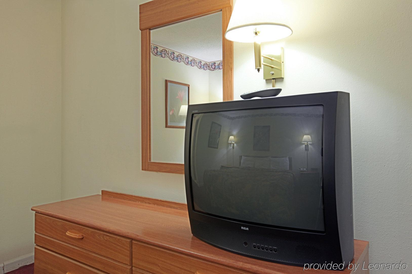 Americas Best Value Inn Sullivan Room photo
