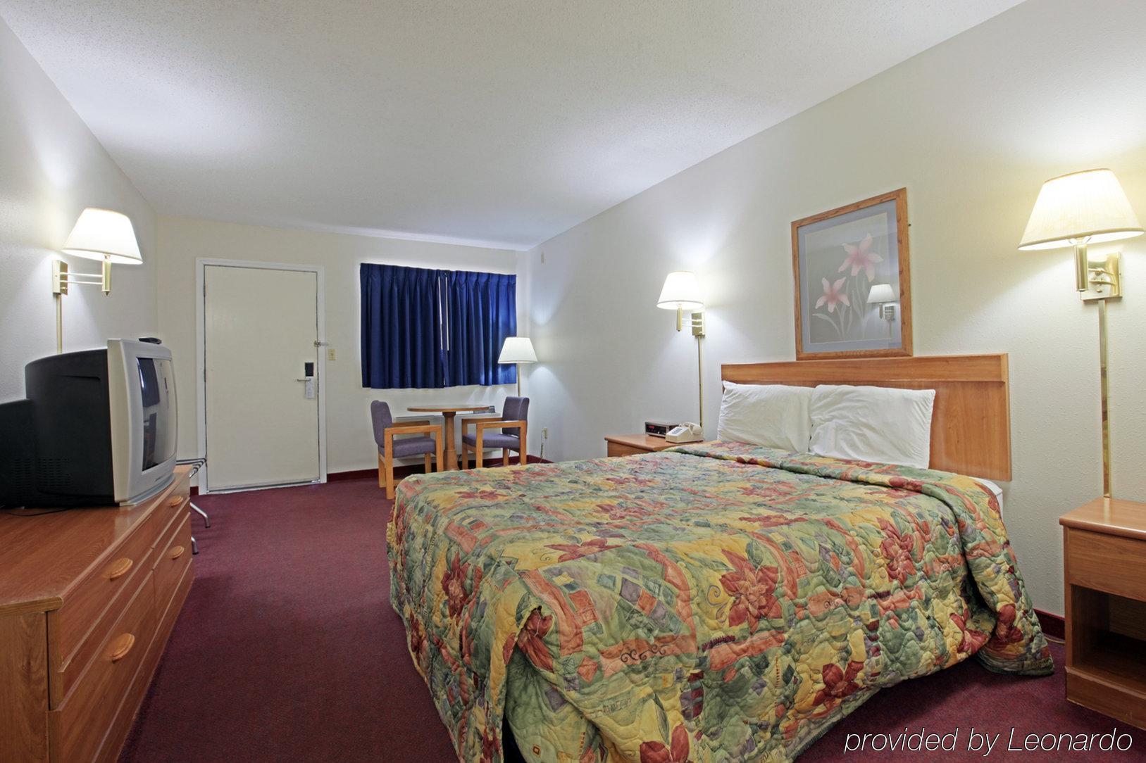 Americas Best Value Inn Sullivan Room photo