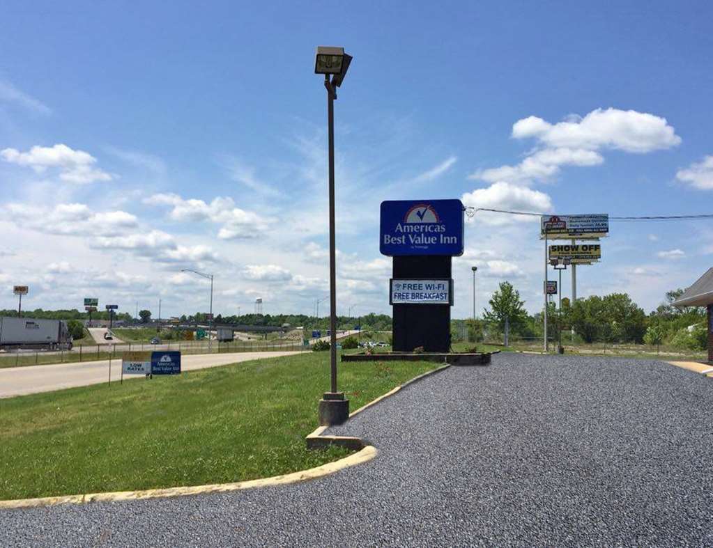 Americas Best Value Inn Sullivan Exterior photo
