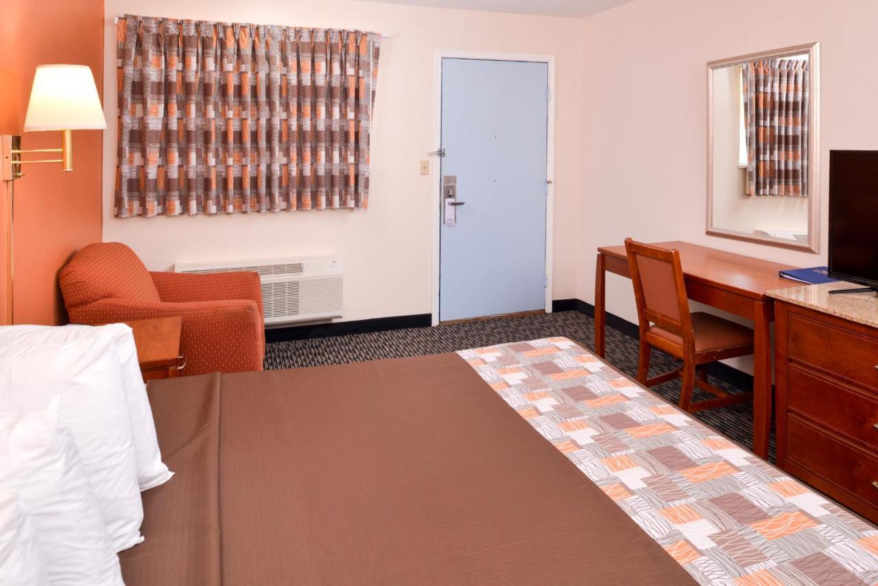 Americas Best Value Inn Sullivan Exterior photo