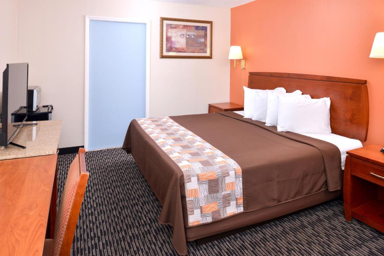 Americas Best Value Inn Sullivan Exterior photo